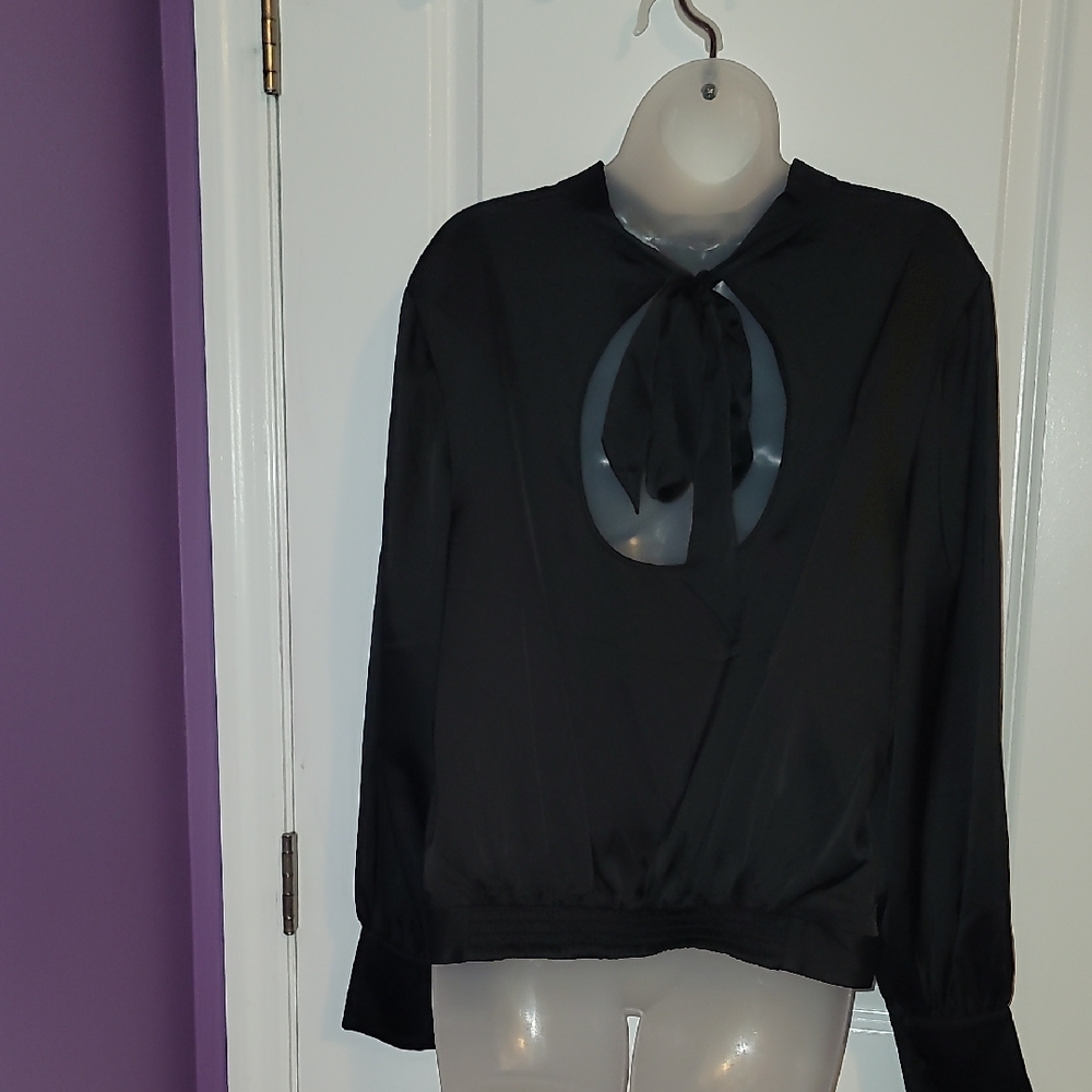 Express  Black Tie Cut Out  Back Women's Blouse Sz: XL - Picture 7 of 9